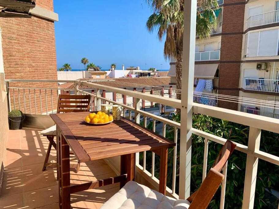 En La 2A Linea En Torre Del Mar Apartman Kültér fotó