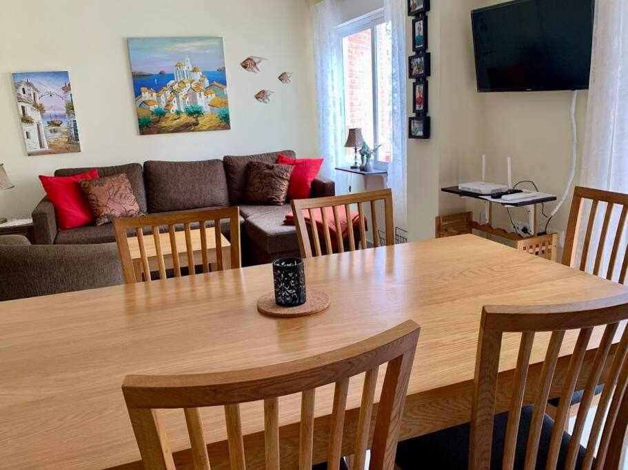 En La 2A Linea En Torre Del Mar Apartman Kültér fotó