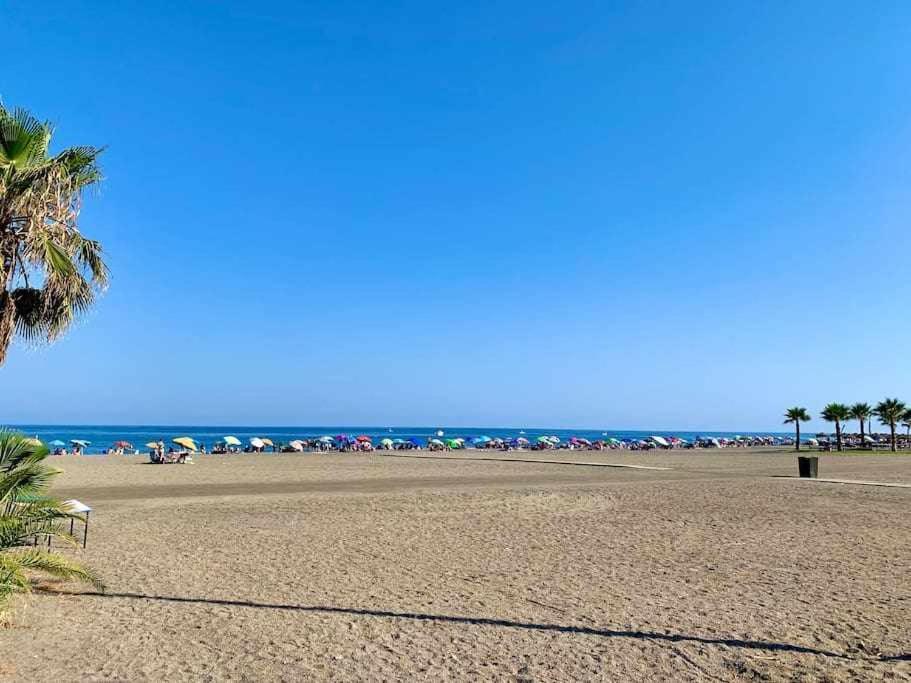 En La 2A Linea En Torre Del Mar Apartman Kültér fotó