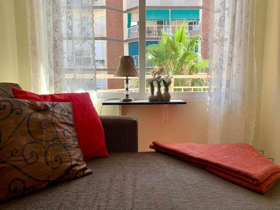 En La 2A Linea En Torre Del Mar Apartman Kültér fotó
